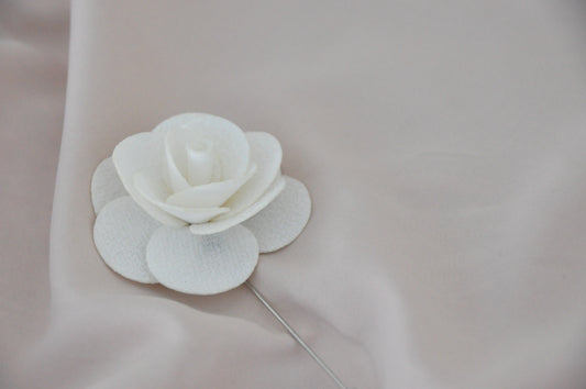 Boutonniere flor tipo rosa